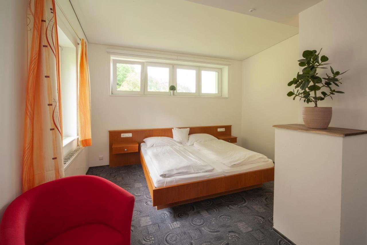 Hotel Garni Brigitte Bürserberg Екстериор снимка