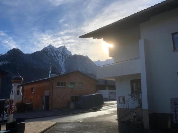 Hotel Garni Brigitte Bürserberg Екстериор снимка